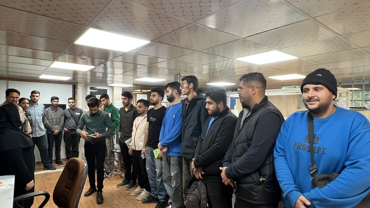 بازدید دانشجویان دانشگاه ملی مهارت از مرکز تحقیقات 
