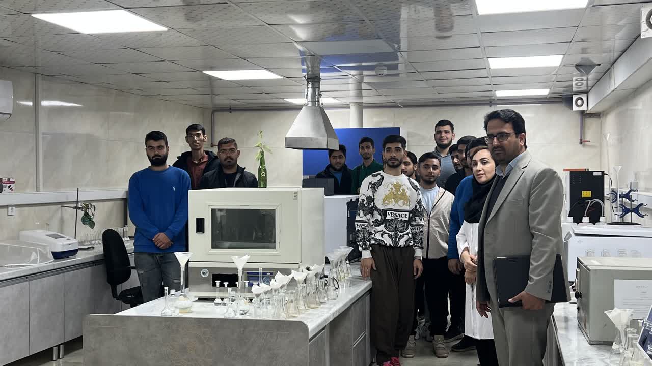 بازدید دانشجویان دانشگاه ملی مهارت از مرکز تحقیقات 